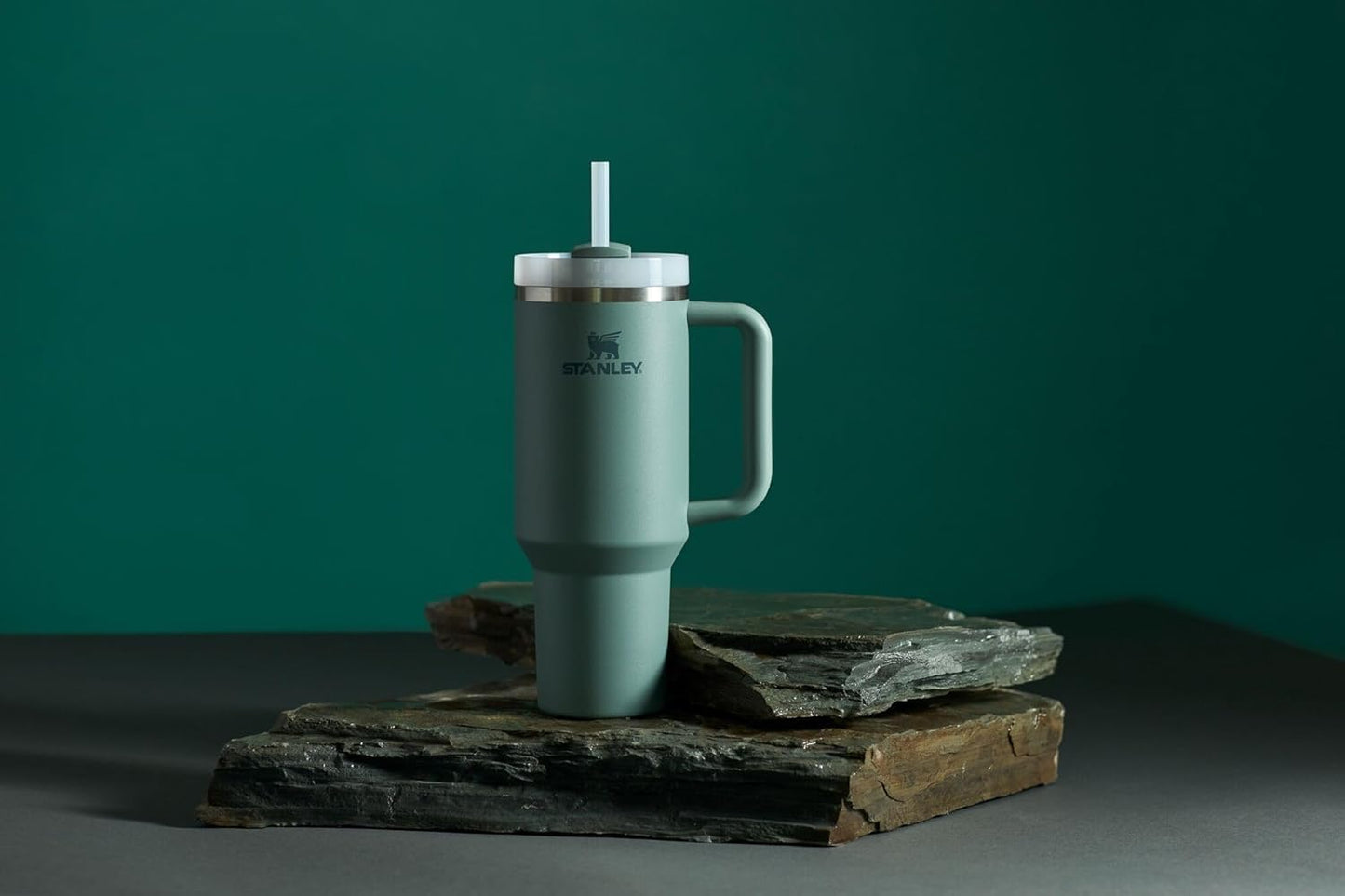 Stanley Quencher H2.0 FlowState Stainless Steel Vacuum Insulated Tumbler with Lid and Straw for Water, Iced Tea or Coffee, Smoothie and More, Lilac, 40oz And 30 Oz