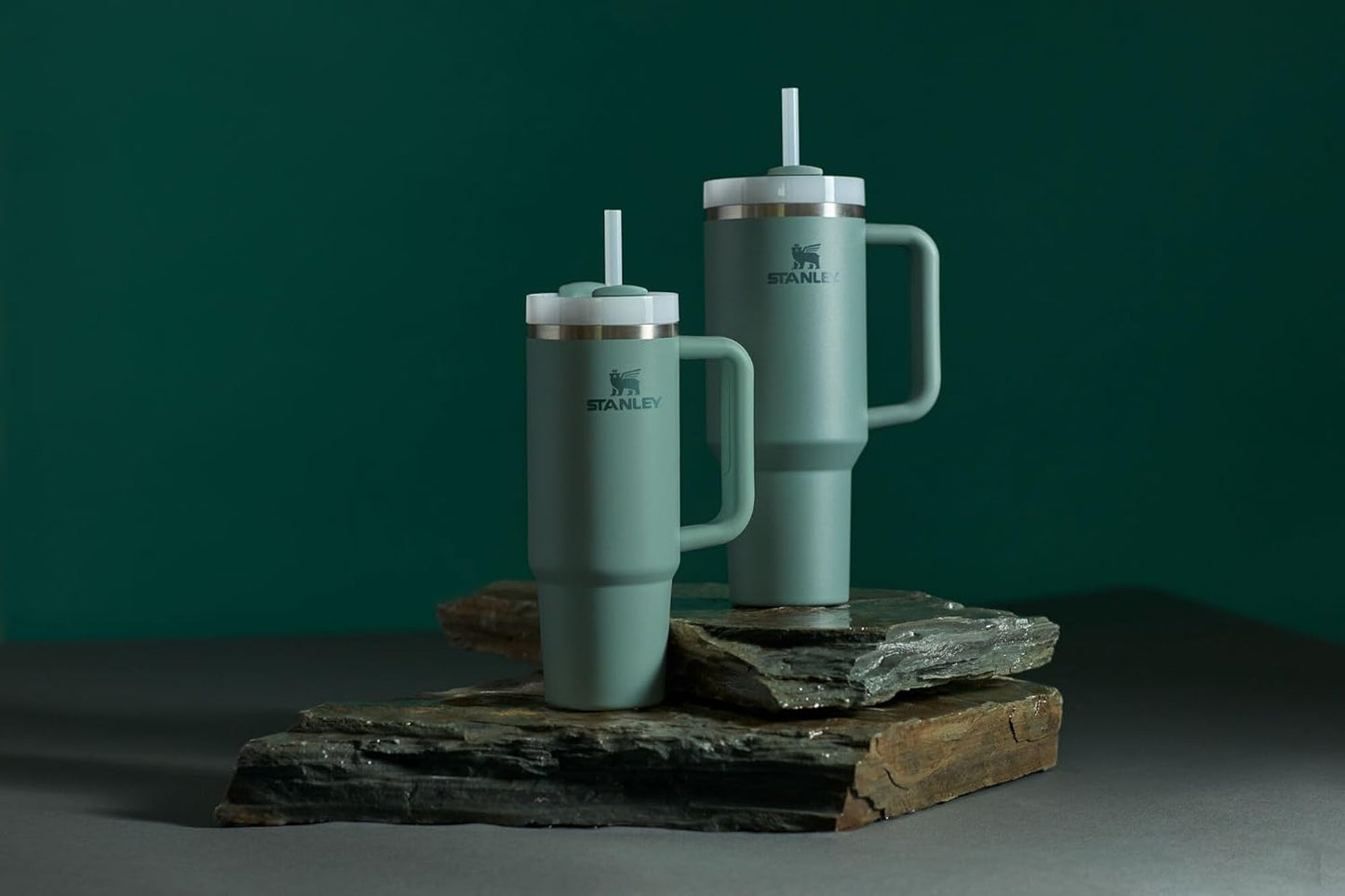 Stanley Quencher H2.0 FlowState Stainless Steel Vacuum Insulated Tumbler with Lid and Straw for Water, Iced Tea or Coffee, Smoothie and More, Lilac, 40oz And 30 Oz